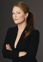 Джулианна Мур